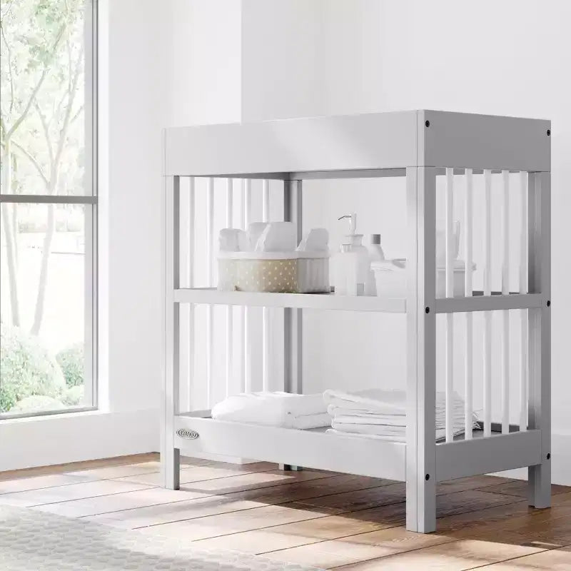 Table à langer avec matelas résistant à l'eau et 2 étagères ouvertes – Certifié GREENGUARD Gold, Blanc