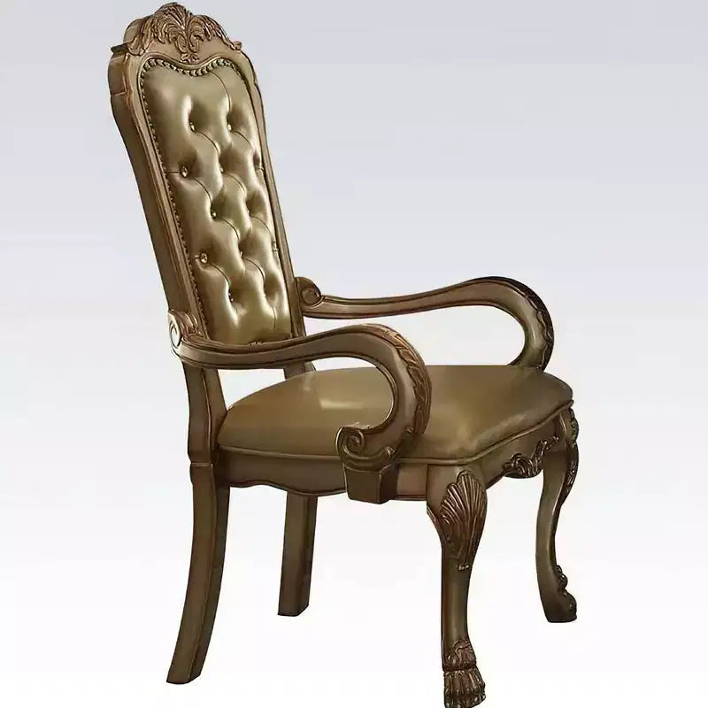 Lot de 2 chaises de salle à manger en similicuir, couleur os et patine dorée, avec capitonnage et garniture cloutée