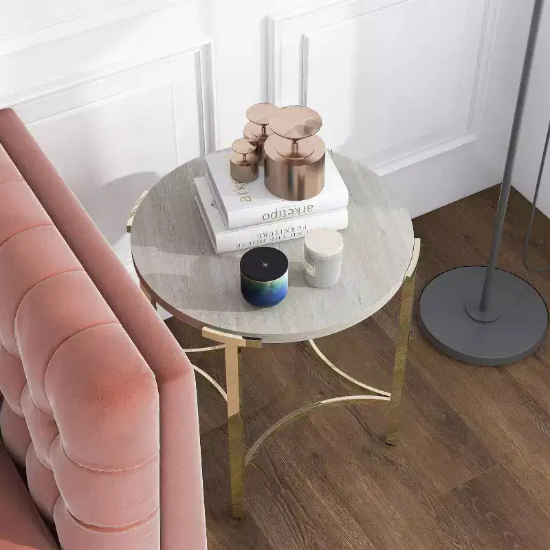 Table d'appoint ronde moderne – Pieds or champagne et plateau imitation marbre, 61x61 cm